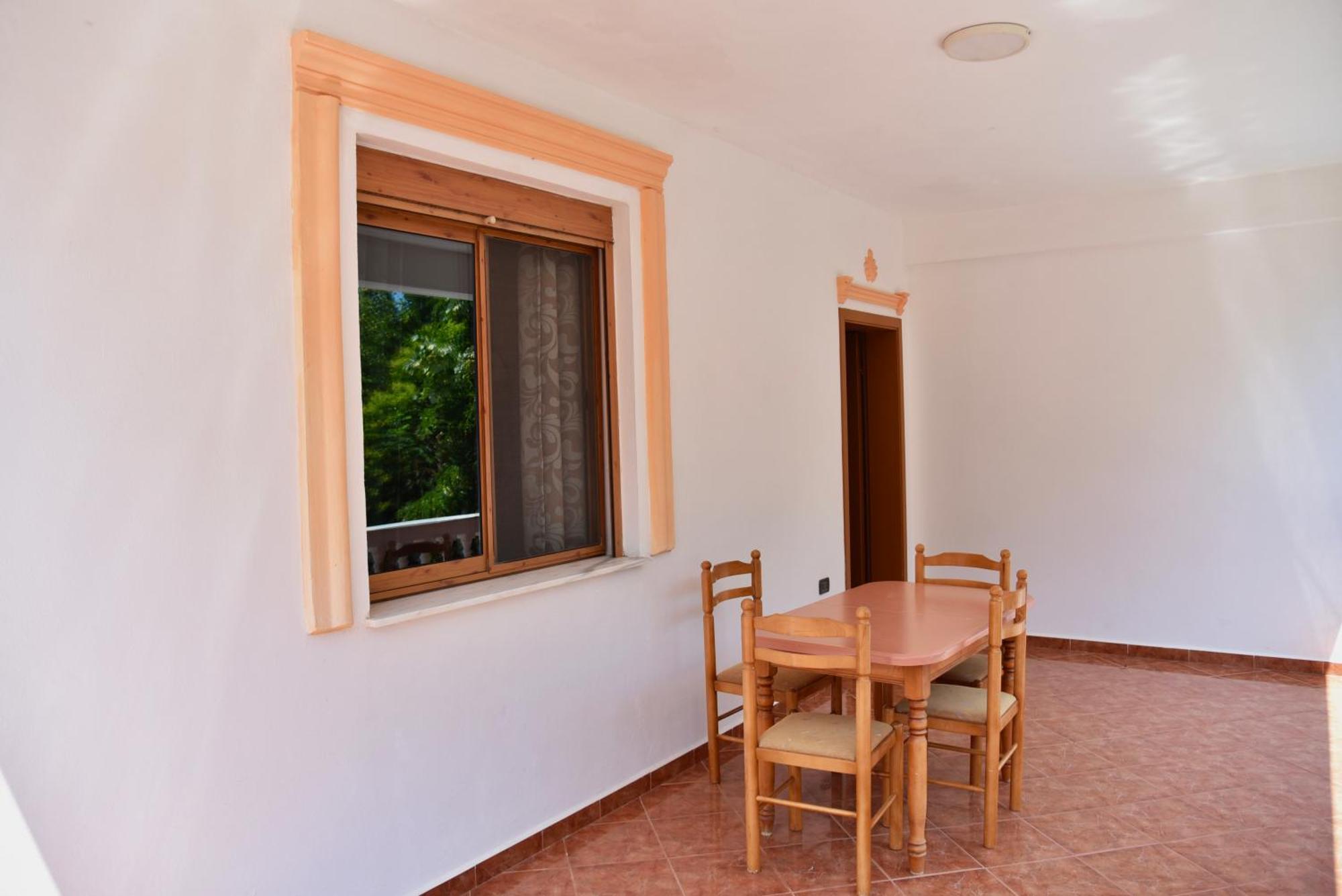 Gridi- Me Qera Apartamento