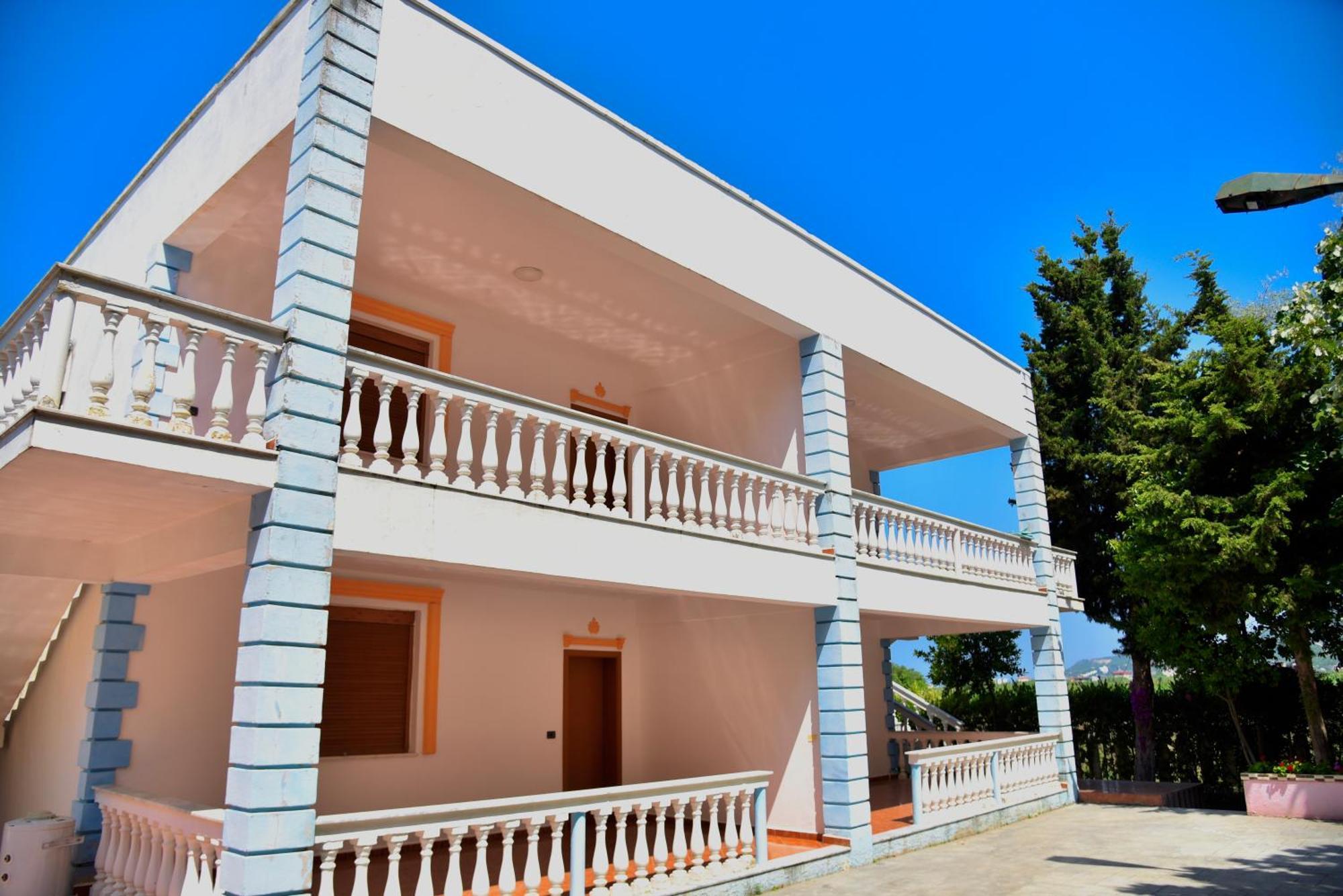 Apartamento Gridi- Me Qera Spille